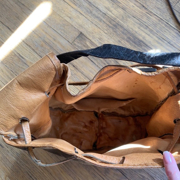 Vintage Boho Bag🤎Exceptionally Cool🤎 100% Leather, Circa 1960’s - Picture 9 of 11